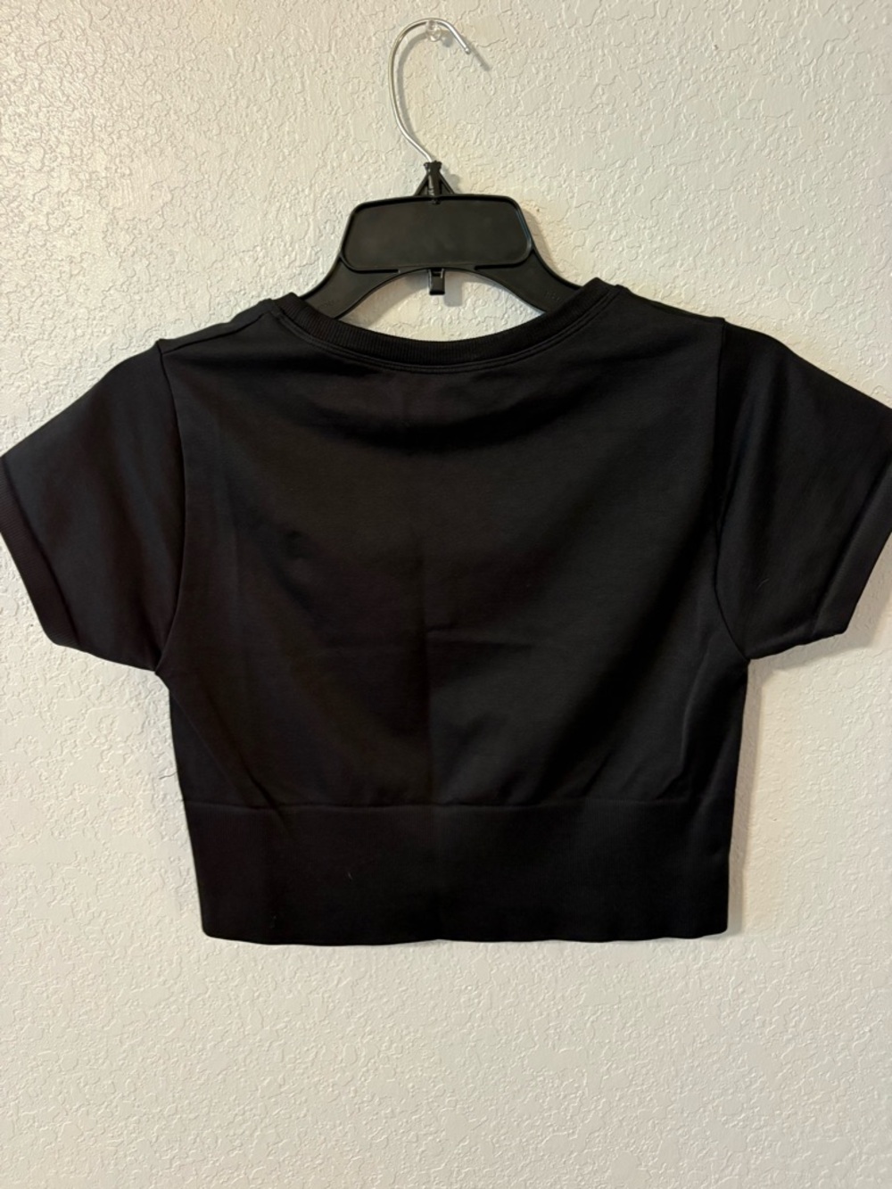 aerie Black Cropped Crew Tee - Picture 2 of 3